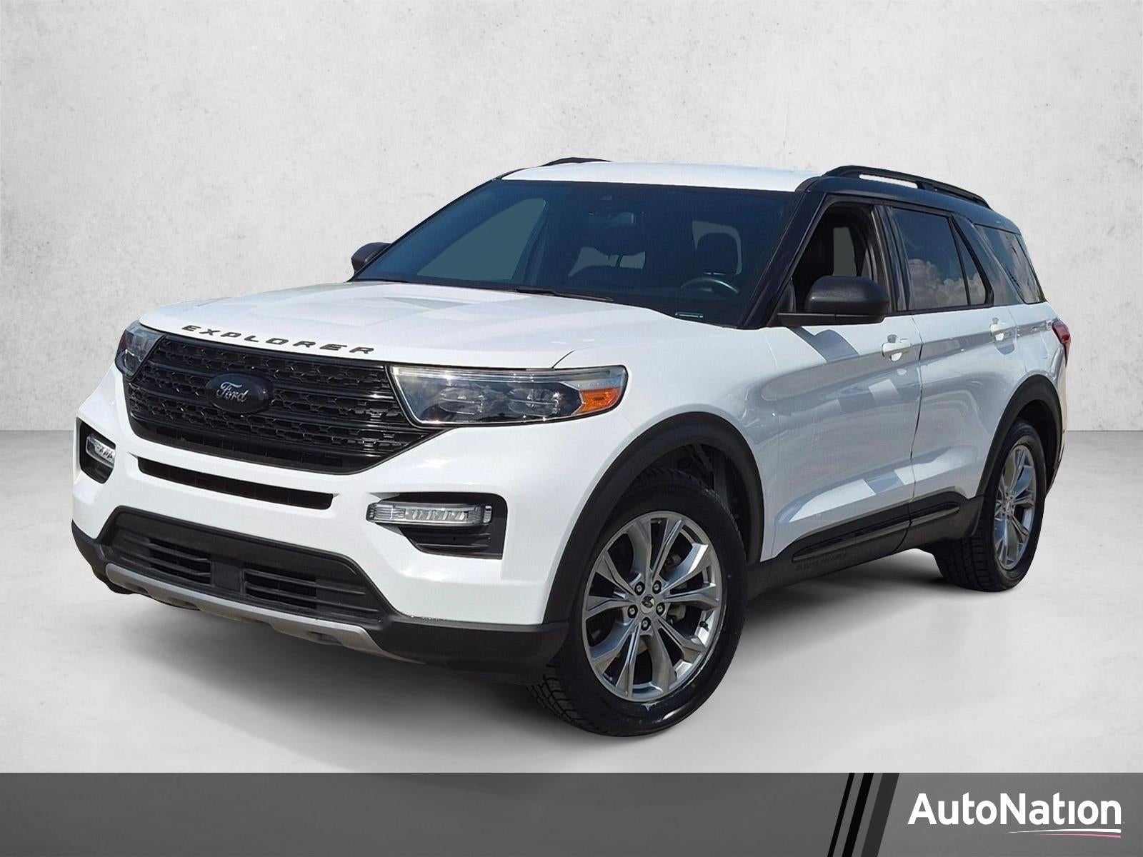 2020 Ford Explorer XLT RWD in Oxford White — front three-quarter view