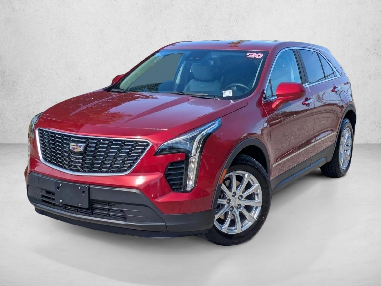 2020 Cadillac XT4 FWD 4dr Luxury in Red Horizon Tintcoat — front three-quarter view